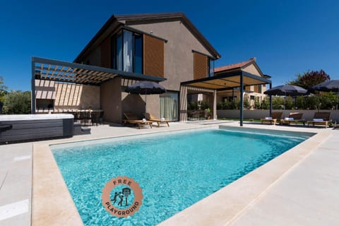 Property building, Swimming pool