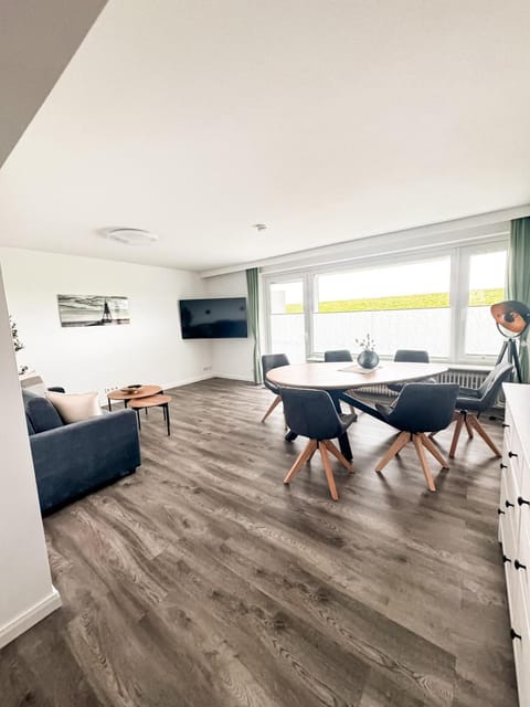 TV and multimedia, Living room, Dining area