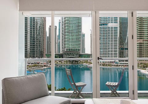View (from property/room), Balcony/Terrace, City view