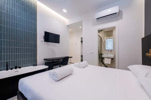 Affittacamere Saint Bon 15 - 5 Terre Rooms and Suites Bed and Breakfast in La Spezia