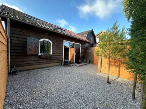 Property building, Day, Garden