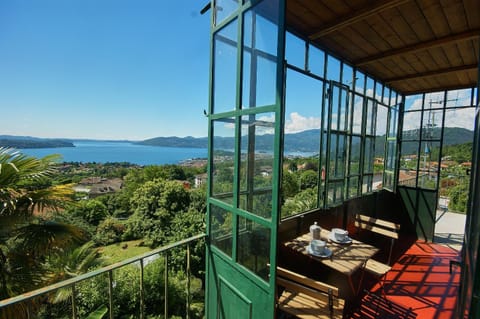 Balcony/Terrace, Lake view