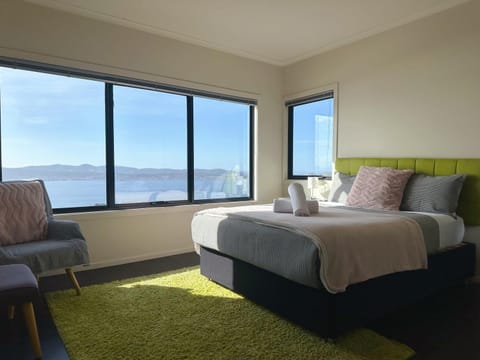 Oceanview Oasis - Close to CBD and Airport Villa in Tasmania