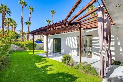 2 Mi to Downtown Palm Springs Scenic Home with Yard House in Palm Springs