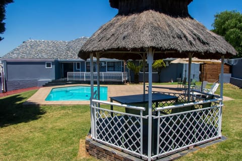 Patio, Spring, Natural landscape, Garden
