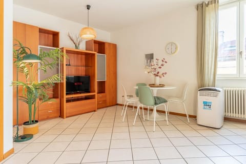 TV and multimedia, Living room, internet, internet, air conditioner