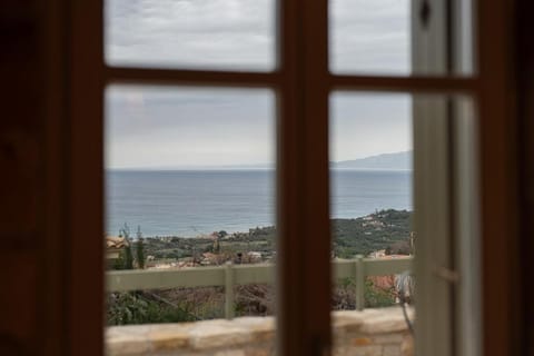 Aries, Marvelous 2floors Maisonette Old Town of Kyparissia House in Messenia