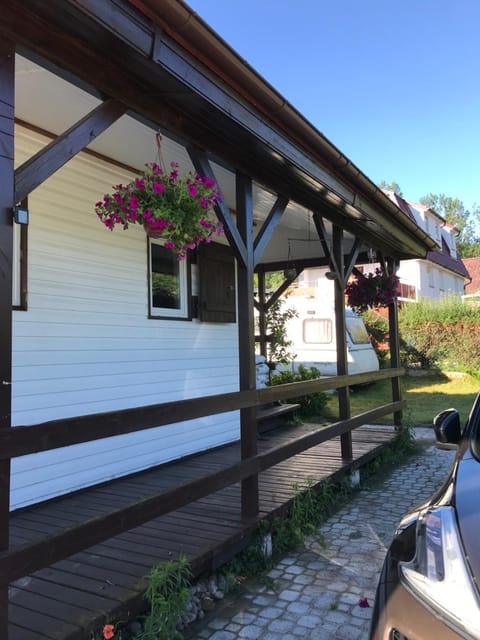 Property building, Garden, Garden view, Parking