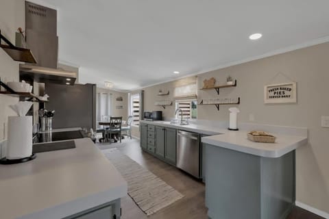 Kitchen or kitchenette, kitchen