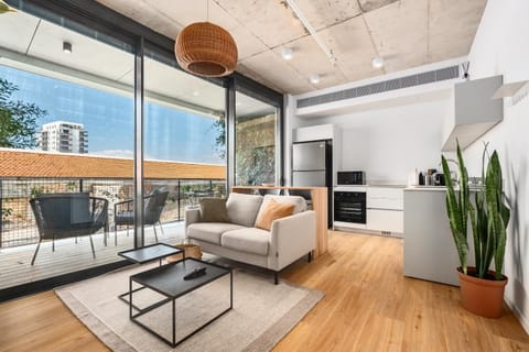 Kitchen or kitchenette, Living room, Seating area, oven