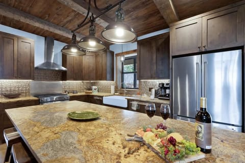 Kitchen or kitchenette, kitchen