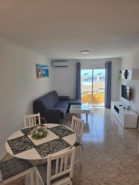 Communal lounge/ TV room, Dining area