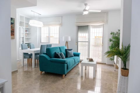 Communal lounge/ TV room, Living room, Lounge or bar