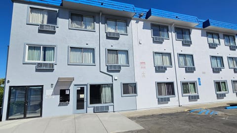 Property building, Entertainment