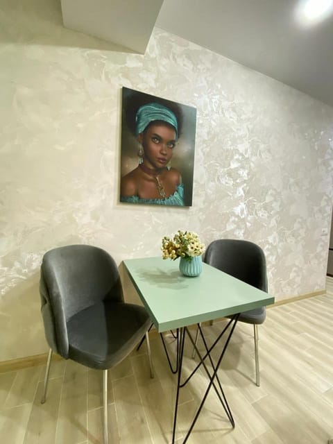 Living room, Decorative detail, Seating area, Dining area