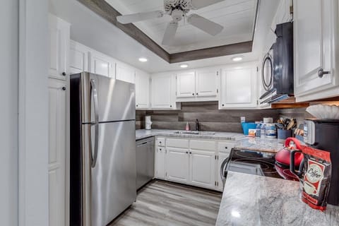 Kitchen or kitchenette, kitchen