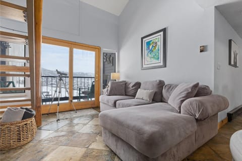 Hot Tub, Great Mountain Views, 3 Bedroom Plus Loft House in Steamboat Springs