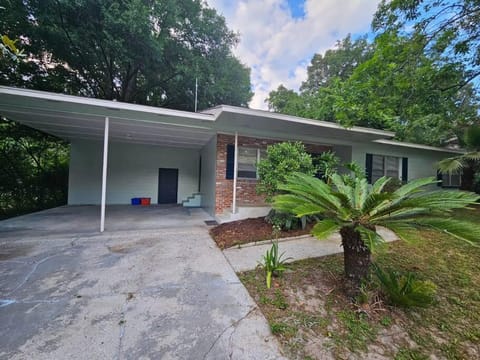 Midtown Marvel Reinvented with Contemporary Charm House in Gainesville