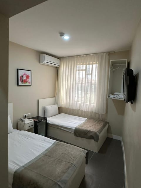 TV and multimedia, Photo of the whole room, minibar, air conditioner