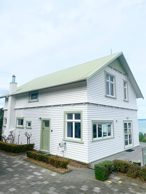 Property building, Day