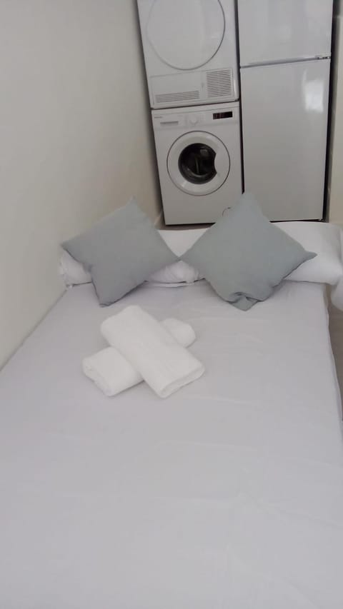 Estudio encantador cerca del carrefour rosaleda 1 Apartment in Malaga