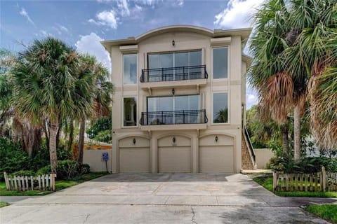 Sweet Escape - Monthly Beach Rental House in Clearwater Beach