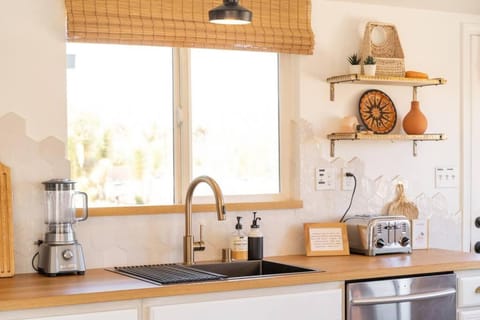 Le bungalow du désert - Stargazing - Cowboy Pool - Spa - Firepit - Views - Hike House in Yucca Valley