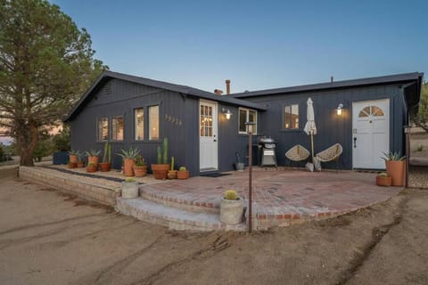 Le bungalow du désert - Stargazing - Cowboy Pool - Spa - Firepit - Views - Hike House in Yucca Valley