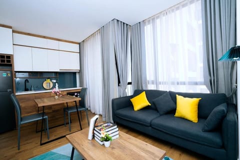 Living room, Seating area, Dining area, kitchen