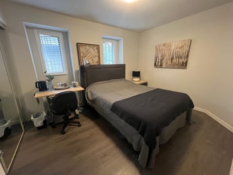 Vancouver Airport 7 mins away Cozy room Richmond near YVR Vacation rental in Richmond