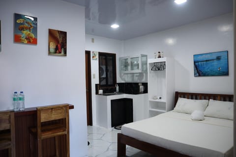 Kitchen or kitchenette, Photo of the whole room, Bedroom, minibar, air conditioner
