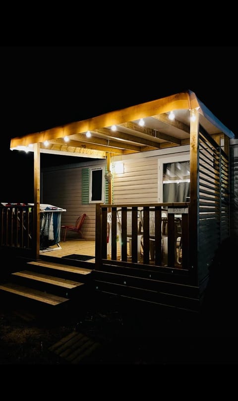 Patio, Night