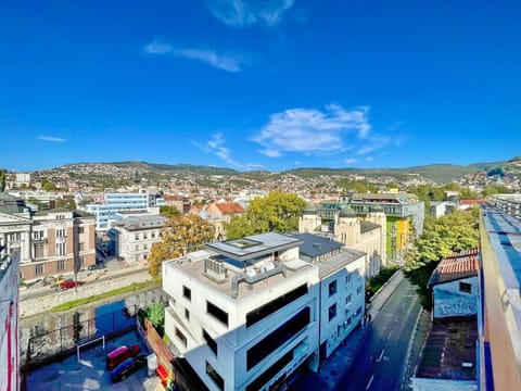 Day, Neighbourhood, City view, Street view, Location