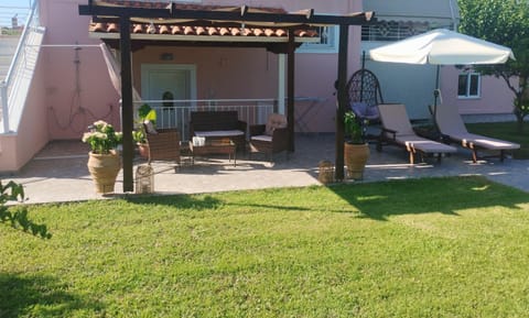 Property building, Garden, sunbed