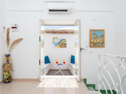 Balcony/Terrace, Decorative detail, air conditioner