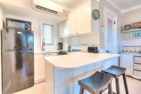 Tropic Terrace #32 - Beachfront Rental Resort in Treasure Island