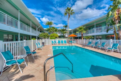 Tropic Terrace Suite #40 - Beachfront Resort Resort in Treasure Island
