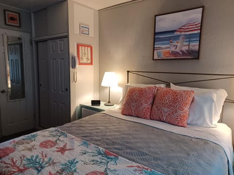 Tropic Terrace Suite #49 - Beachfront Resort Resort in Treasure Island