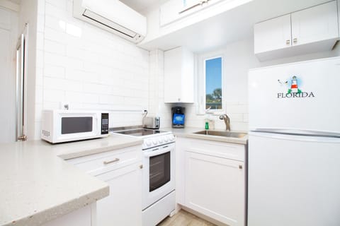 Tropic Terrace Suite #50 - Beachfront Resort Resort in Treasure Island