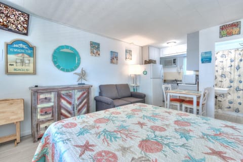 Tropic Terrace Suite #56 - Beachfront Resort Resort in Treasure Island