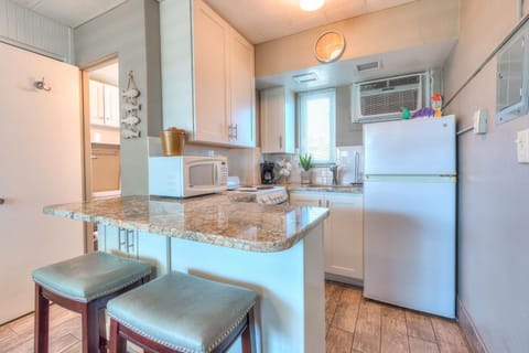 Tropic Terrace #55 - Beachfront Resort Resort in Treasure Island