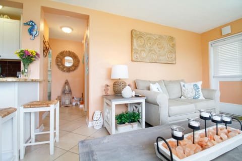 Tropic Terrace Resort #26 - Beach View Suite Resort in Treasure Island