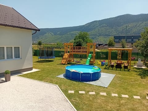 Garden, Swimming pool