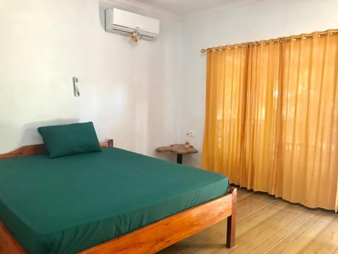 Bed, Bedroom, air conditioner