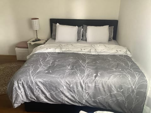 Chambre spacieuse et confortable avec écran plat Vacation rental in Canton of Zurich