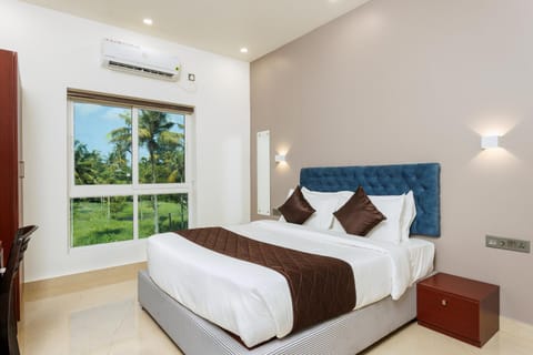 Photo of the whole room, Bedroom, air conditioner
