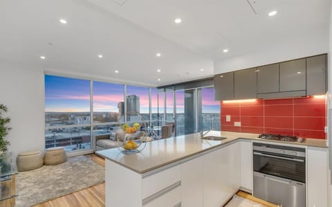Living room, City view, Sea view, kitchen