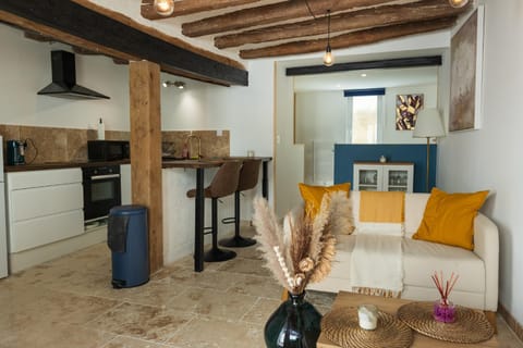 Seating area, Dining area, washing machine