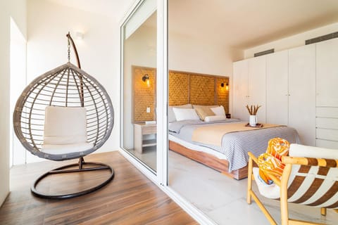Bed, Photo of the whole room, Seating area, Bedroom