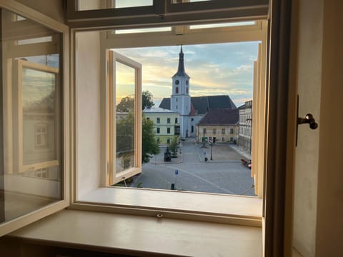 City view, Street view, Location
